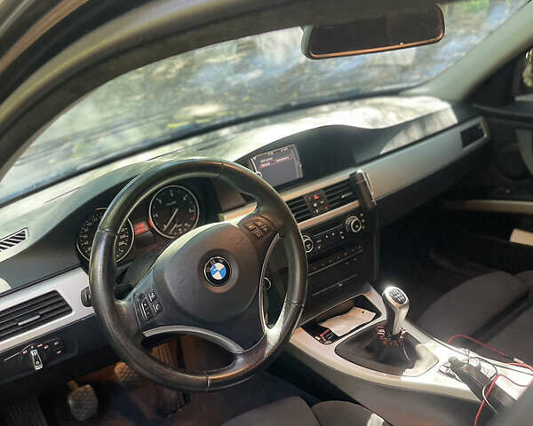 Черный БМВ 3 Серия, объемом двигателя 2.99 л и пробегом 215 тыс. км за 10500 $, фото 7 на Automoto.ua