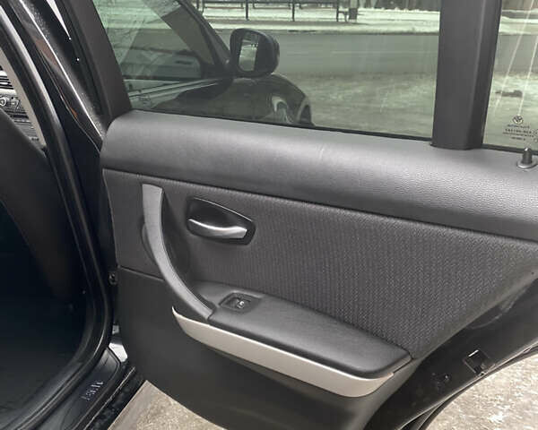 Черный БМВ 3 Серия, объемом двигателя 2 л и пробегом 260 тыс. км за 8300 $, фото 20 на Automoto.ua