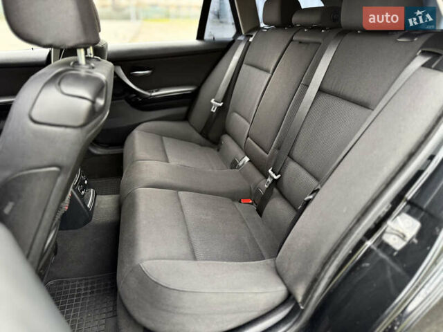 Черный БМВ 3 Серия, объемом двигателя 2 л и пробегом 382 тыс. км за 8000 $, фото 6 на Automoto.ua