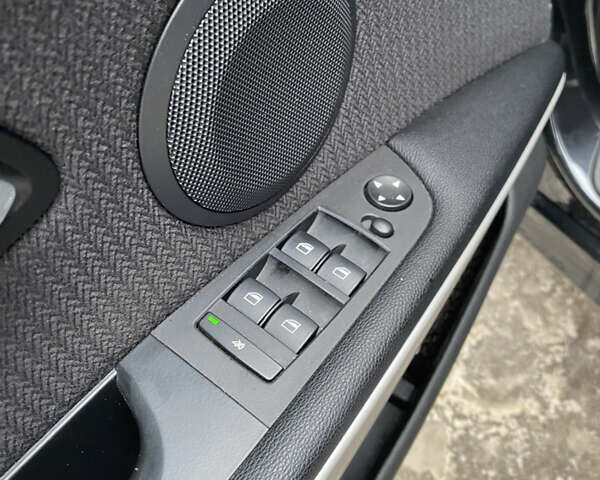 Черный БМВ 3 Серия, объемом двигателя 2 л и пробегом 260 тыс. км за 8300 $, фото 16 на Automoto.ua