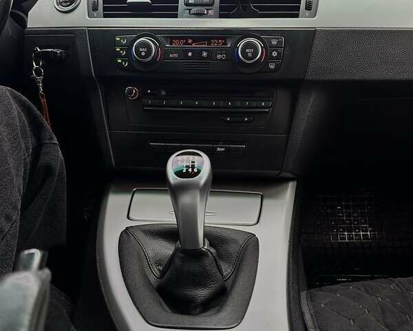 Черный БМВ 3 Серия, объемом двигателя 2 л и пробегом 365 тыс. км за 7999 $, фото 9 на Automoto.ua