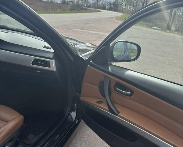 Черный БМВ 3 Серия, объемом двигателя 2 л и пробегом 364 тыс. км за 9500 $, фото 17 на Automoto.ua