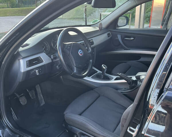 Черный БМВ 3 Серия, объемом двигателя 2 л и пробегом 280 тыс. км за 7500 $, фото 5 на Automoto.ua