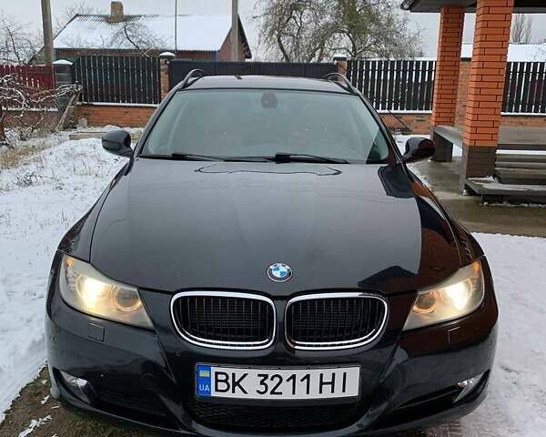 БМВ 3 Серия 2010 в Сарнах на Automoto.ua Черный БМВ 3 Серия, объемом двигателя 2 л и пробегом 362 тыс. км за 8950 $, фото 3 на Automoto.ua