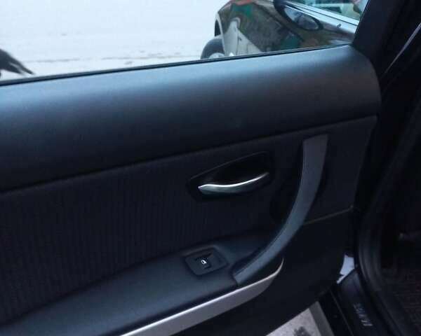 Черный БМВ 3 Серия, объемом двигателя 2 л и пробегом 217 тыс. км за 8800 $, фото 30 на Automoto.ua