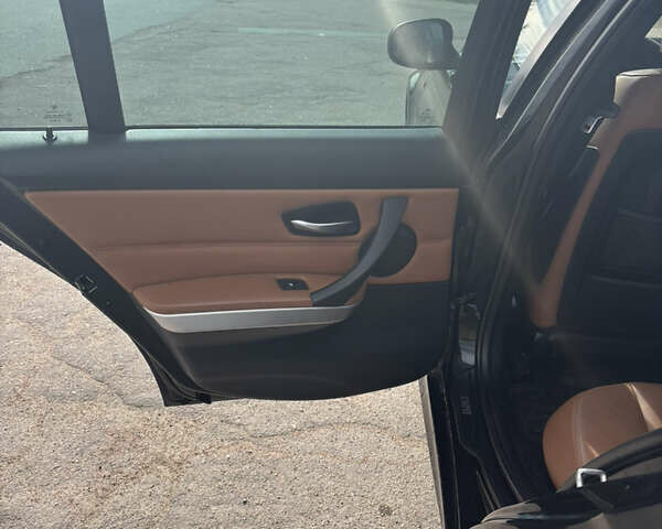 Черный БМВ 3 Серия, объемом двигателя 2 л и пробегом 364 тыс. км за 9500 $, фото 15 на Automoto.ua