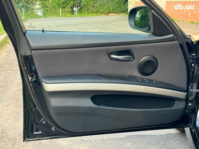 Черный БМВ 3 Серия, объемом двигателя 2 л и пробегом 215 тыс. км за 9040 $, фото 13 на Automoto.ua