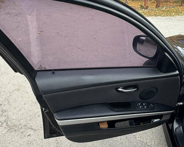 Чорний БМВ 3 Серія, об'ємом двигуна 2 л та пробігом 267 тис. км за 7999 $, фото 25 на Automoto.ua