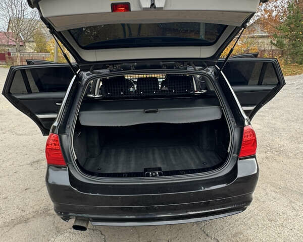 Черный БМВ 3 Серия, объемом двигателя 2 л и пробегом 267 тыс. км за 7899 $, фото 20 на Automoto.ua