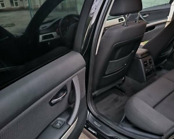 Черный БМВ 3 Серия, объемом двигателя 2 л и пробегом 268 тыс. км за 9200 $, фото 6 на Automoto.ua