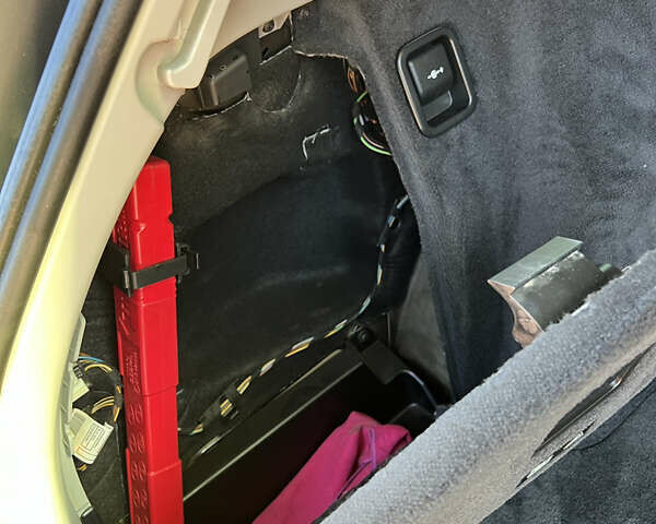 Черный БМВ 3 Серия, объемом двигателя 2 л и пробегом 279 тыс. км за 7650 $, фото 16 на Automoto.ua