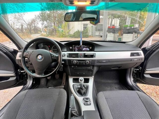 Чорний БМВ 3 Серія, об'ємом двигуна 2 л та пробігом 250 тис. км за 8800 $, фото 5 на Automoto.ua