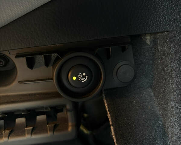 Черный БМВ 3 Серия, объемом двигателя 2 л и пробегом 350 тыс. км за 11800 $, фото 10 на Automoto.ua