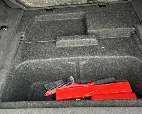 Чорний БМВ 3 Серія, об'ємом двигуна 2 л та пробігом 265 тис. км за 10000 $, фото 12 на Automoto.ua