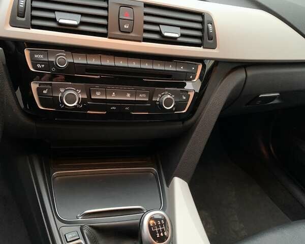 Чорний БМВ 3 Серія, об'ємом двигуна 2 л та пробігом 241 тис. км за 16250 $, фото 28 на Automoto.ua