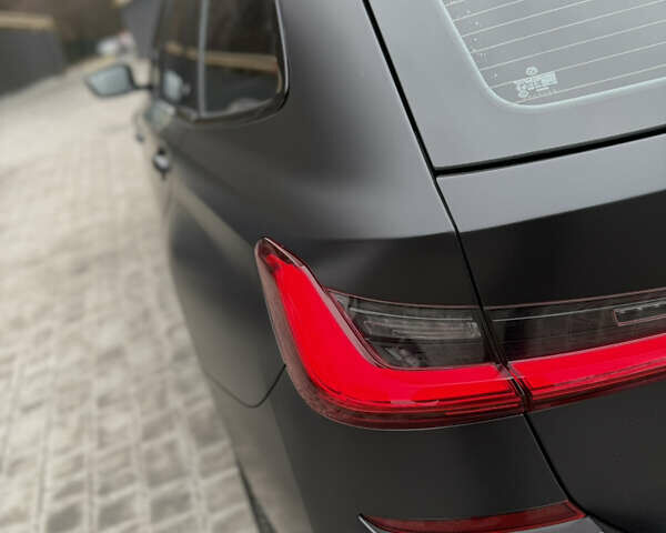 Чорний БМВ 3 Серія, об'ємом двигуна 2.99 л та пробігом 102 тис. км за 42500 $, фото 1 на Automoto.ua