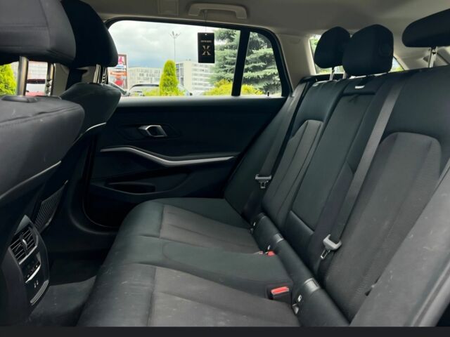 БМВ 3 Серия 2022 в Стрые на Automoto.ua Черный БМВ 3 Серия, объемом двигателя 2 л и пробегом 82 тыс. км за 32044 $, фото 12 на Automoto.ua