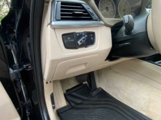 Чорний БМВ 3 Серія, об'ємом двигуна 2 л та пробігом 82 тис. км за 9000 $, фото 7 на Automoto.ua