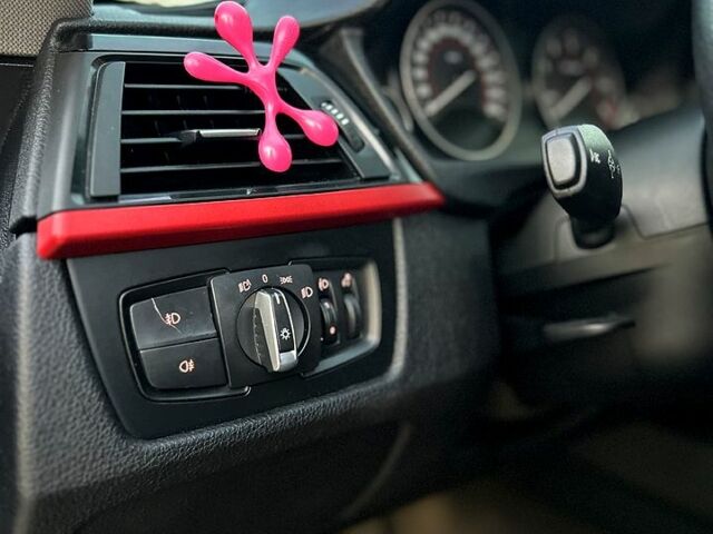 Черный БМВ 3 Серия, объемом двигателя 2 л и пробегом 259 тыс. км за 14999 $, фото 5 на Automoto.ua