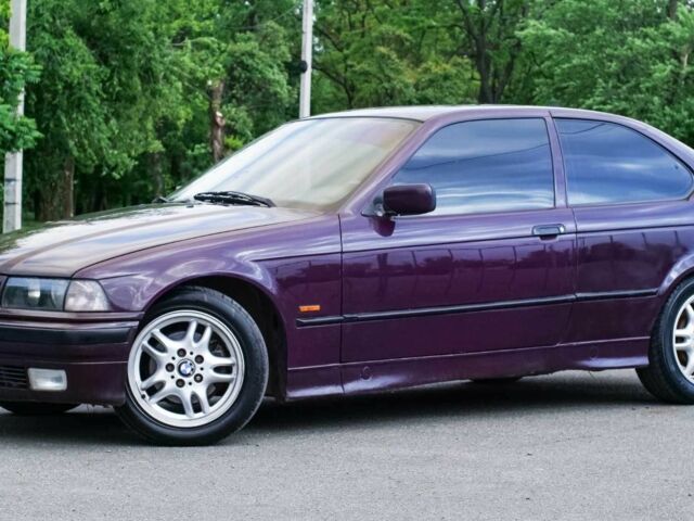 Фиолетовый БМВ 3 Серия, объемом двигателя 0.16 л и пробегом 350 тыс. км за 3500 $, фото 1 на Automoto.ua