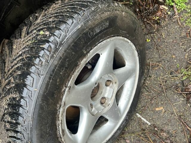 Фиолетовый БМВ 3 Серия, объемом двигателя 1.6 л и пробегом 200 тыс. км за 750 $, фото 5 на Automoto.ua