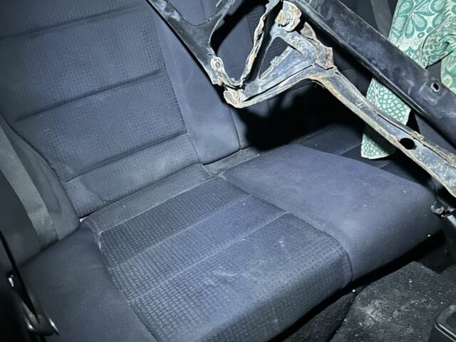 Фиолетовый БМВ 3 Серия, объемом двигателя 1.6 л и пробегом 445 тыс. км за 750 $, фото 6 на Automoto.ua