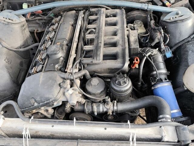 Фиолетовый БМВ 3 Серия, объемом двигателя 1.8 л и пробегом 200 тыс. км за 4300 $, фото 7 на Automoto.ua