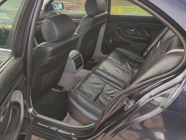 Фиолетовый БМВ 3 Серия, объемом двигателя 2 л и пробегом 470 тыс. км за 4000 $, фото 6 на Automoto.ua