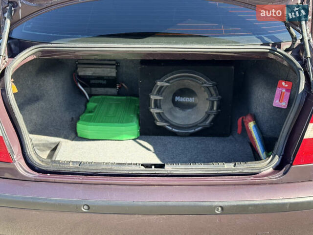 Фиолетовый БМВ 3 Серия, объемом двигателя 2 л и пробегом 272 тыс. км за 5500 $, фото 4 на Automoto.ua