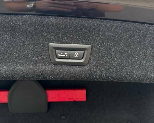 Фіолетовий БМВ 3 Серія, об'ємом двигуна 3 л та пробігом 41 тис. км за 55999 $, фото 19 на Automoto.ua