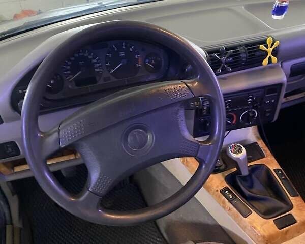 Фиолетовый БМВ 3 Серия, объемом двигателя 1.8 л и пробегом 320 тыс. км за 2500 $, фото 6 на Automoto.ua