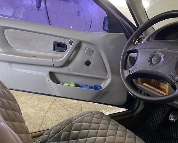 Фиолетовый БМВ 3 Серия, объемом двигателя 1.8 л и пробегом 320 тыс. км за 2500 $, фото 11 на Automoto.ua