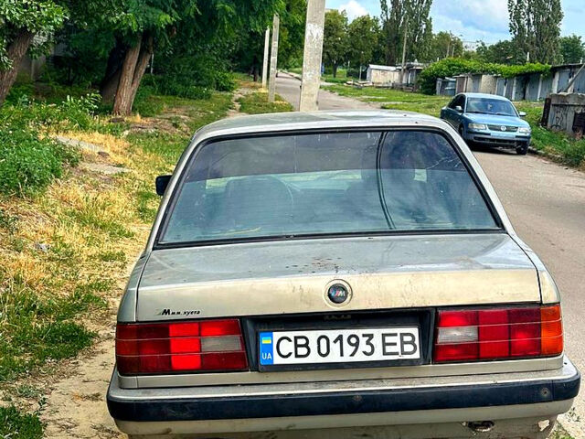 Коричневый БМВ 3 Серия, объемом двигателя 2 л и пробегом 200 тыс. км за 1300 $, фото 2 на Automoto.ua