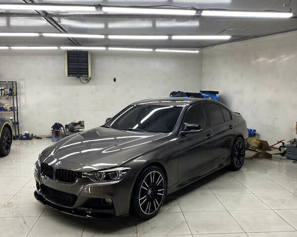 БМВ 3 Серия 2014 в Днепре (Днепропетровске) на Automoto.ua Коричневый БМВ 3 Серия, объемом двигателя 2 л и пробегом 177 тыс. км за 14500 $, фото 4 на Automoto.ua