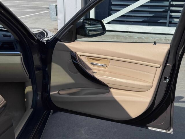 Коричневий БМВ 3 Серія, об'ємом двигуна 2 л та пробігом 41 тис. км за 13900 $, фото 16 на Automoto.ua