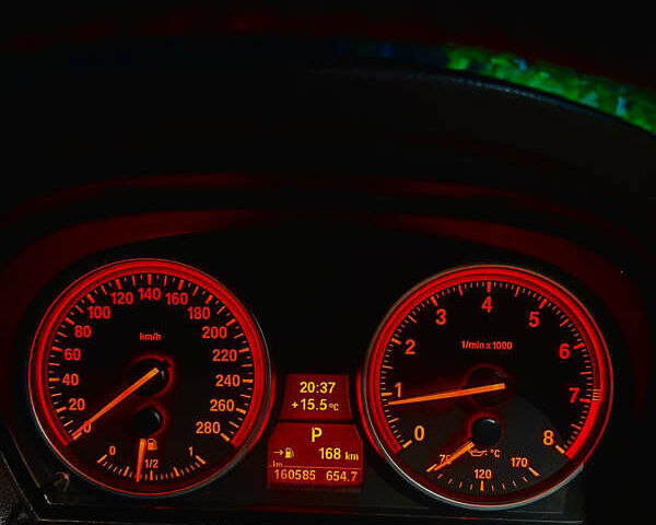 Красный БМВ 3 Серия, объемом двигателя 2.5 л и пробегом 160 тыс. км за 12100 $, фото 15 на Automoto.ua