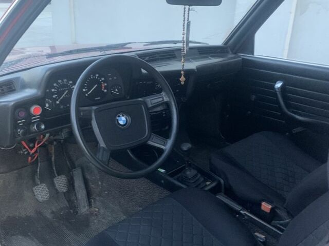 Красный БМВ 3 Серия, объемом двигателя 1.6 л и пробегом 1000 тыс. км за 650 $, фото 6 на Automoto.ua