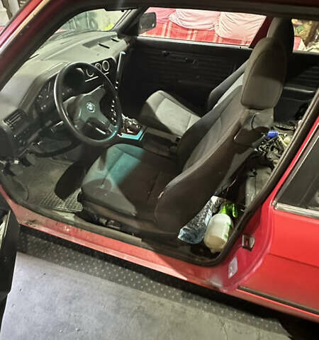 БМВ 3 Серия 1983 в Першотравенске на Automoto.ua Красный БМВ 3 Серия, объемом двигателя 1.8 л и пробегом 200 тыс. км за 3100 $, фото 6 на Automoto.ua