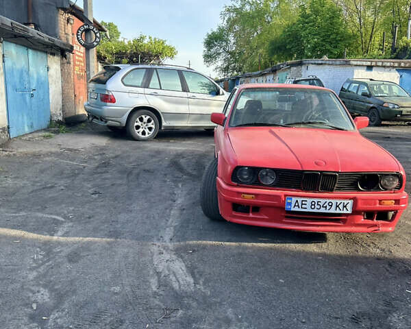 БМВ 3 Серия 1983 в Першотравенске на Automoto.ua Красный БМВ 3 Серия, объемом двигателя 1.8 л и пробегом 200 тыс. км за 3100 $, фото 1 на Automoto.ua