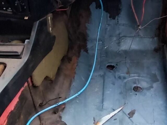 Червоний БМВ 3 Серія, об'ємом двигуна 0 л та пробігом 2 тис. км за 1500 $, фото 5 на Automoto.ua