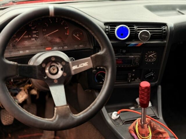 Червоний БМВ 3 Серія, об'ємом двигуна 1.8 л та пробігом 230 тис. км за 2000 $, фото 7 на Automoto.ua