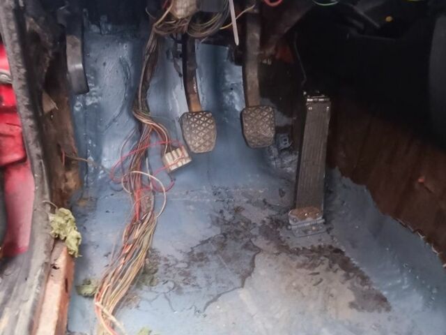 Червоний БМВ 3 Серія, об'ємом двигуна 0 л та пробігом 2 тис. км за 1500 $, фото 4 на Automoto.ua