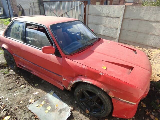 Червоний БМВ 3 Серія, об'ємом двигуна 2.5 л та пробігом 230 тис. км за 1000 $, фото 3 на Automoto.ua