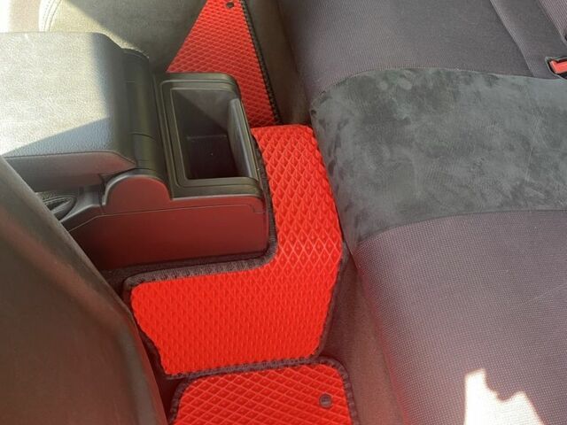 Красный БМВ 3 Серия, объемом двигателя 1.8 л и пробегом 111 тыс. км за 4800 $, фото 4 на Automoto.ua