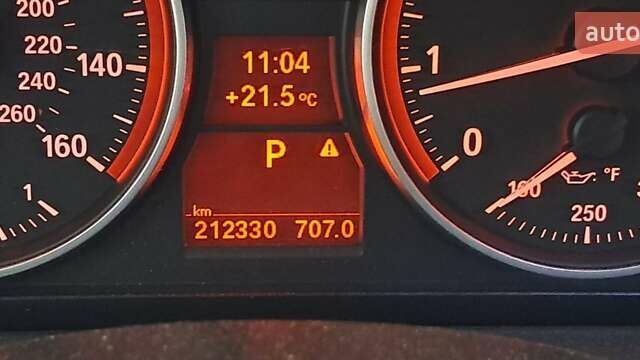 Красный БМВ 3 Серия, объемом двигателя 3 л и пробегом 211 тыс. км за 8000 $, фото 4 на Automoto.ua