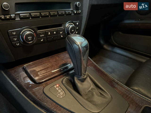 Красный БМВ 3 Серия, объемом двигателя 3 л и пробегом 94 тыс. км за 11000 $, фото 25 на Automoto.ua