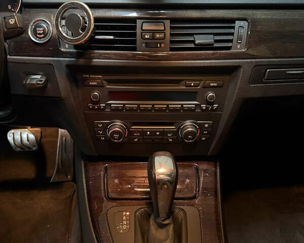 Красный БМВ 3 Серия, объемом двигателя 3 л и пробегом 94 тыс. км за 11000 $, фото 26 на Automoto.ua