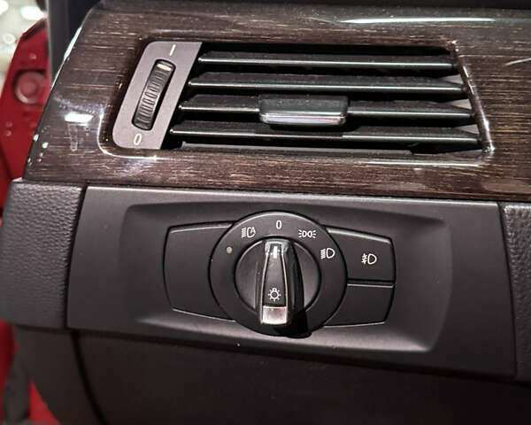 Красный БМВ 3 Серия, объемом двигателя 3 л и пробегом 94 тыс. км за 11000 $, фото 23 на Automoto.ua