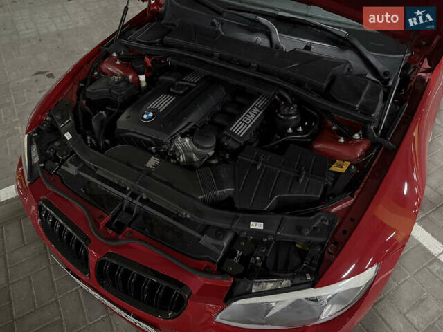 Красный БМВ 3 Серия, объемом двигателя 3 л и пробегом 94 тыс. км за 11000 $, фото 13 на Automoto.ua