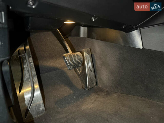 Красный БМВ 3 Серия, объемом двигателя 3 л и пробегом 94 тыс. км за 11000 $, фото 21 на Automoto.ua